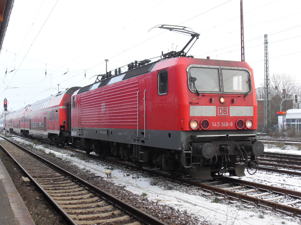 143 146 fuhr spter Lz nach Magdeburg.
am 20.12.2009 in Stendal