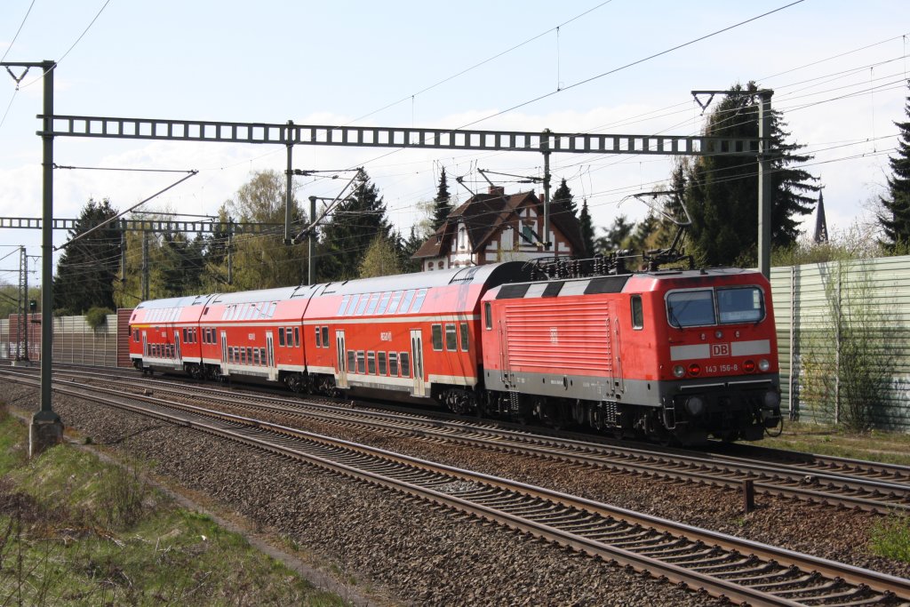 143 156 pendelte am 21.04.2010 mit ihren RB´s zwischen Braunschweig und Burg und zurck fotografiert in Braunschweig Weddel