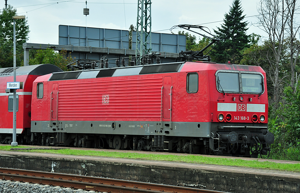 143 168-3 Lokportrait, am Bf Menden - 10.09.2010