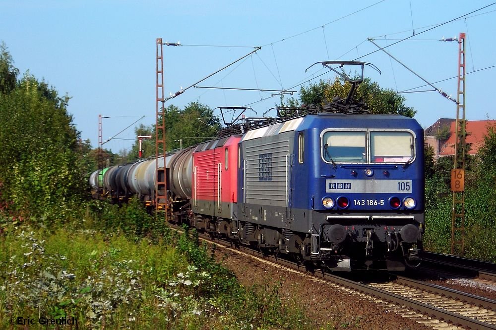 143 186 und 143 xxx (leihweise bei RBH) in Limmer