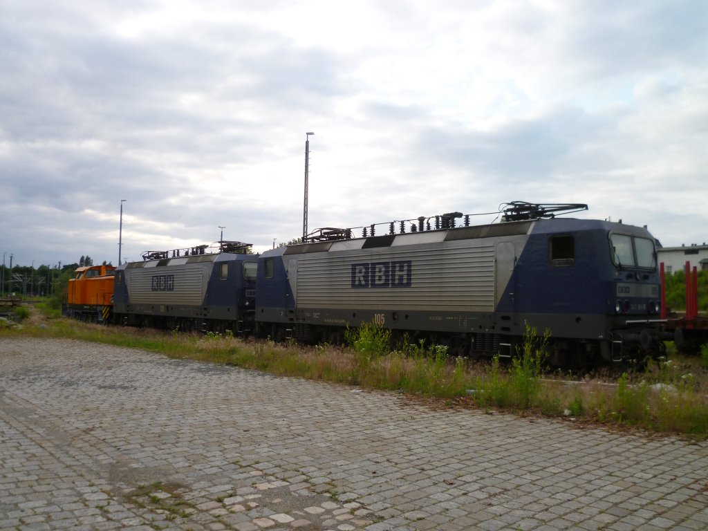 143 186(RBH), 143 079(RBH) und 346 601-8 D-EBS zusehen am 27.06.13 in Plauen/V. oberer Bahnhof.