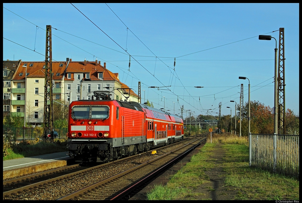 143 192-3 erreicht mit RB 26454 am 31.10.2012 den Haltepunkt Leipzig Ost. Ab dem Fahrplanwechsel wird hier kein Zug mehr halten.