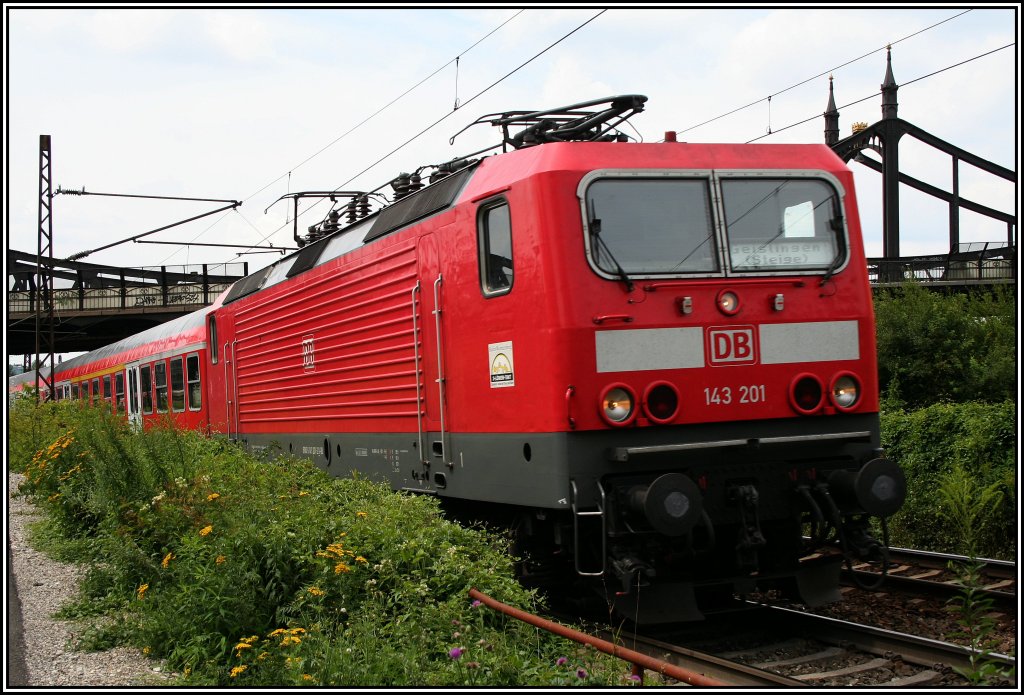 143 201 begibt sich auf die Fahrt nach Geislingen, Ulm, 04.08.10