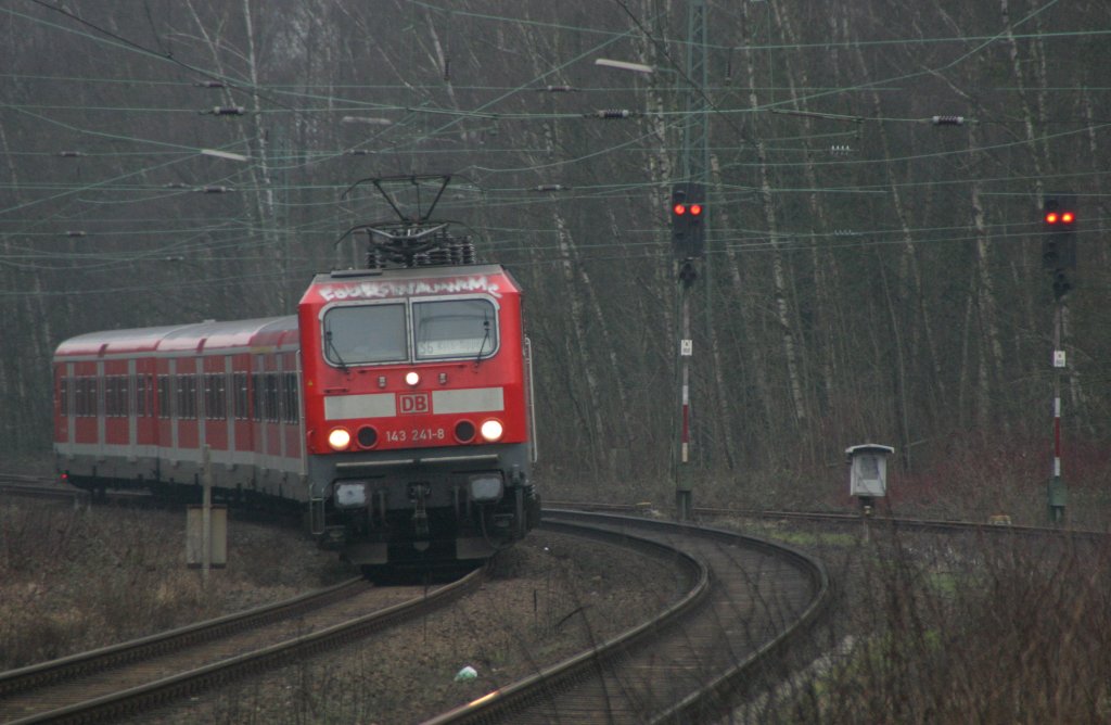 143 241 zieht S6 nach Kln-Nippes.Hier am 2.2.11 in Essen-Kettwig