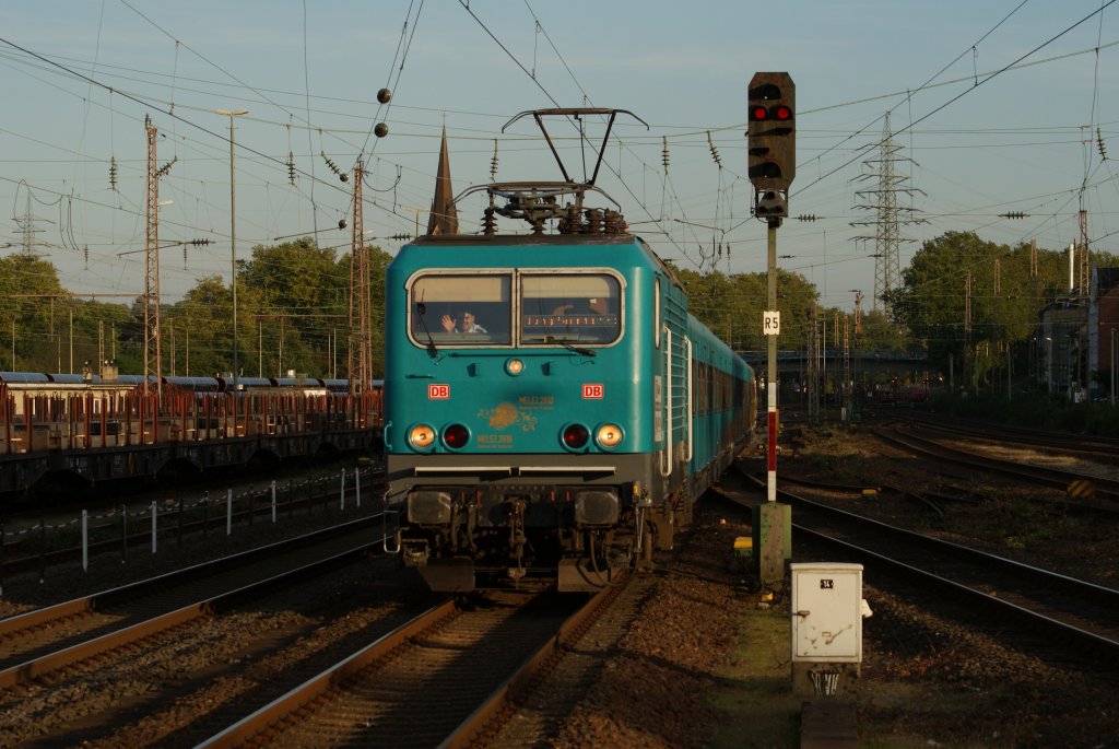 143 247 mit dem Melez Zug auf Jungfernfahrt in M�lheim-Styrum am 03.10.2010