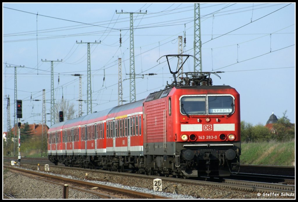 143 283 mit einer Regionalbahn nach Eisenach.Aufgenommen am 22.04.2010 in Grokorbetha.