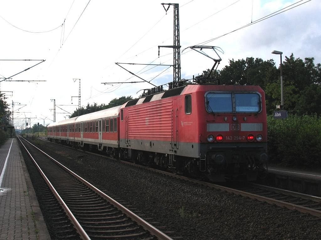 143 294-7 mit RB 21076 Neumnster-Flensburg auf Bahnhof Jbek am 26-6-2007.