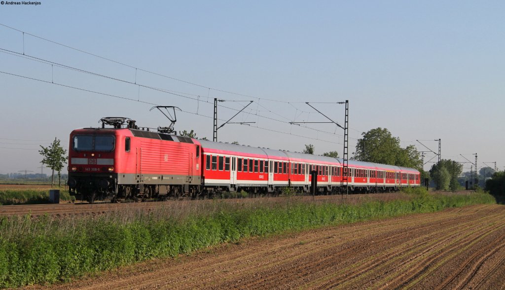 143 308-5 mit der RB 26561 (Offenburg-Freiburg(Breisgau) Hbf) bei Riegel 6.6.13