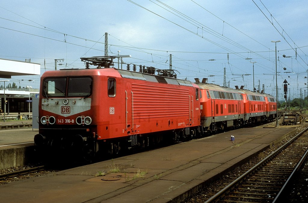  143 316 + 218 292 + 218 290 + 218 293  Karlsruhe Hbf  15.06.02
