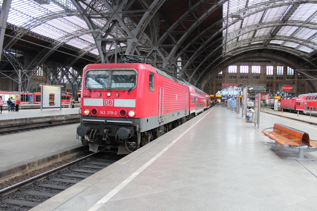 143 319-2 in Leipzig Hbf mit einer RB nach Altenburg.27.05.2012