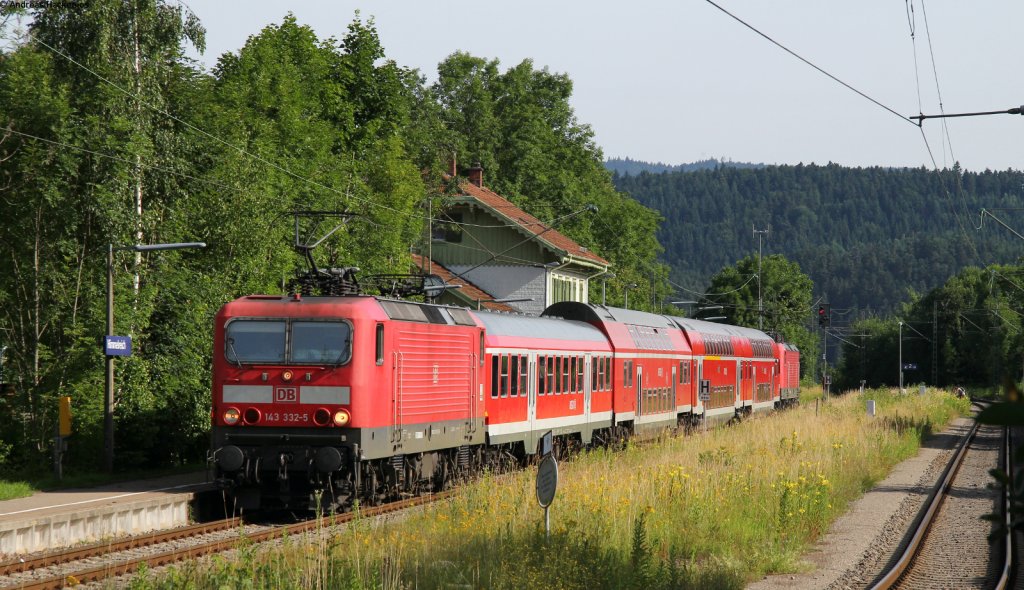 143 332-5 und 316-8 mit der RB 26921 (Freiburg(Breisgau) Hbf-Neustadt(Schwarzw)) in Himmelreich 24.6.12