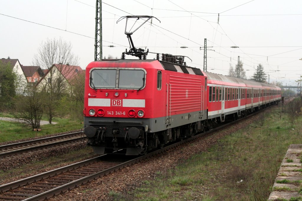 143-341-6 bei Eggolsheim hinter RE von Lichtenfels nach Nrnberg
(07.04.2007)