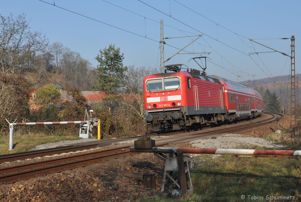 143 361 mit einer RB am 13.11.2011 in Lengefeld bei Bad Ksen