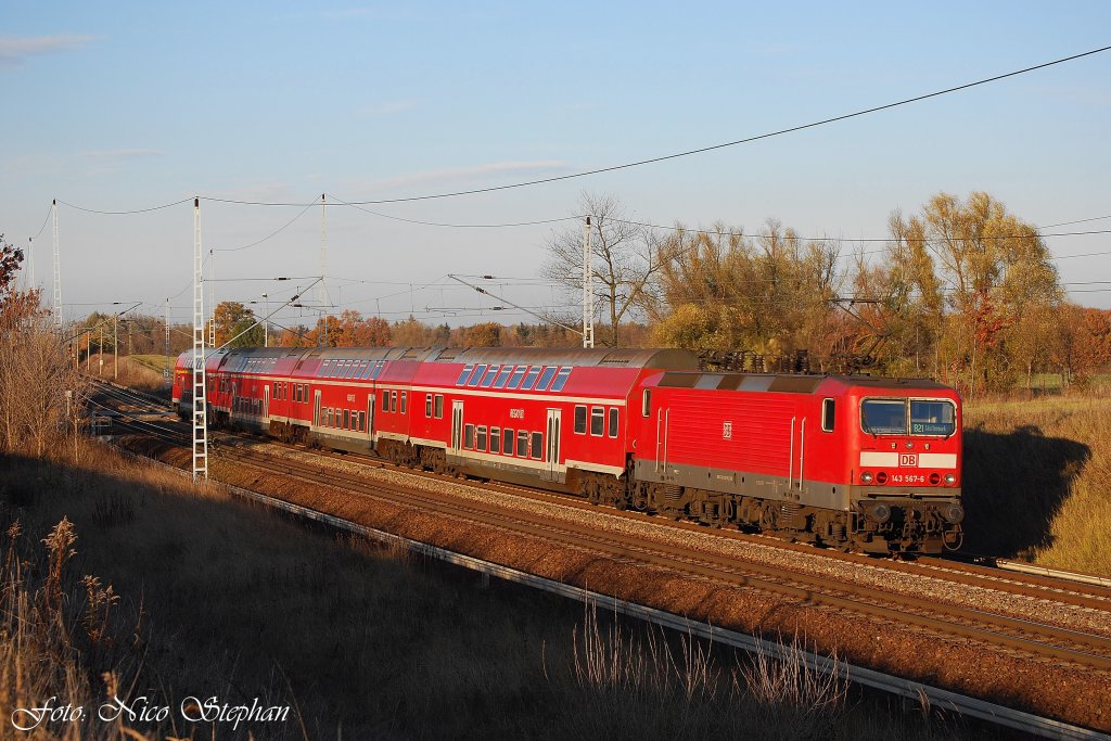 143 567-6 schiebt RB 28050 Potsdam Hbf. - Wustermark,kurz vor seinem Halt in Priort (07.11.09)