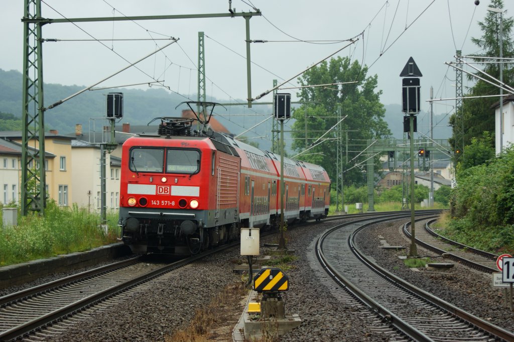 143 571-8 mit RB nach Naunburg/Saale in Bad Ksen am 25.06.2009