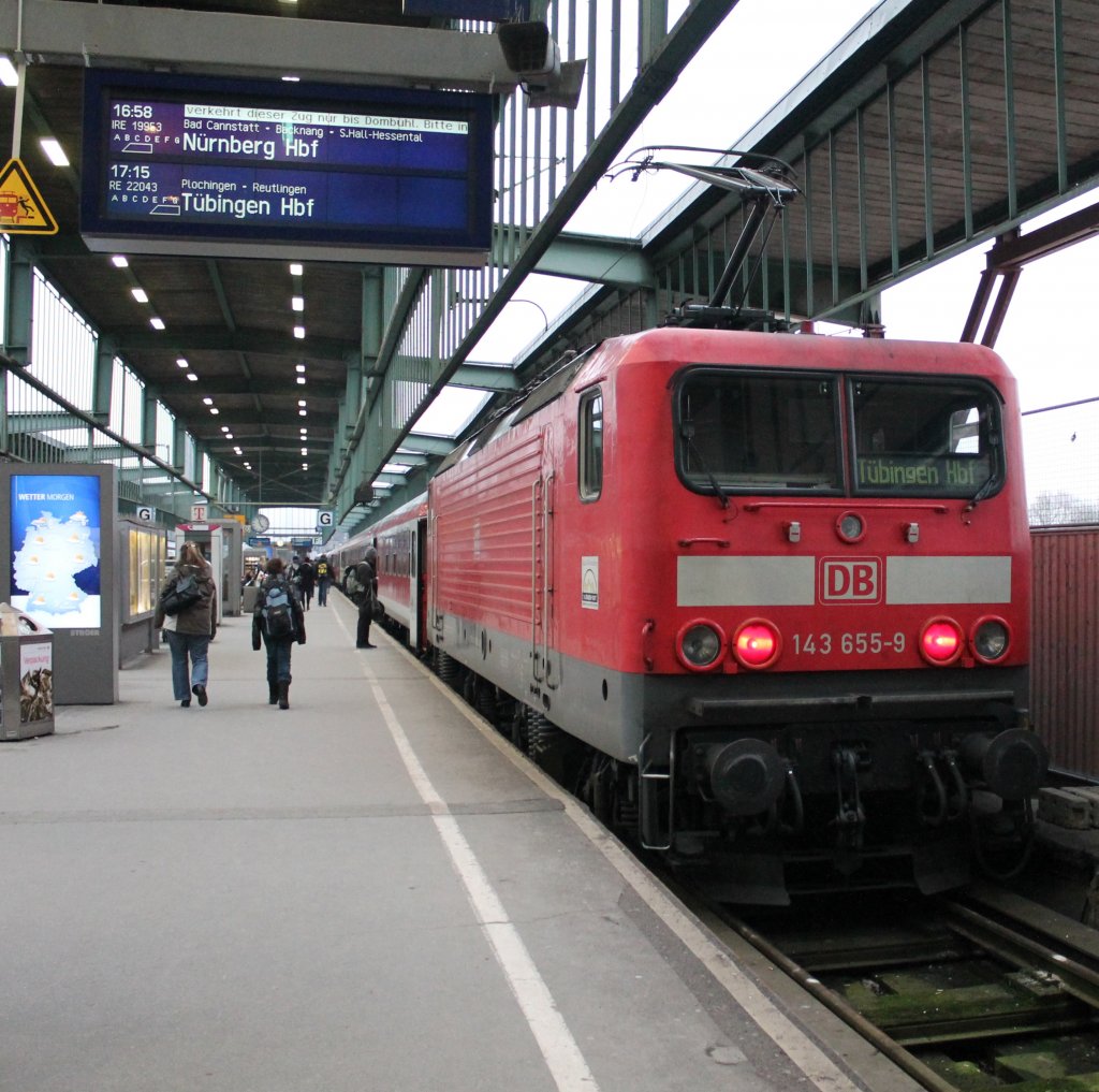 143 655-9 am 01.03.2013 mit RE 22043 nach Tbingen Hbf im Stuttgarter Hbf.