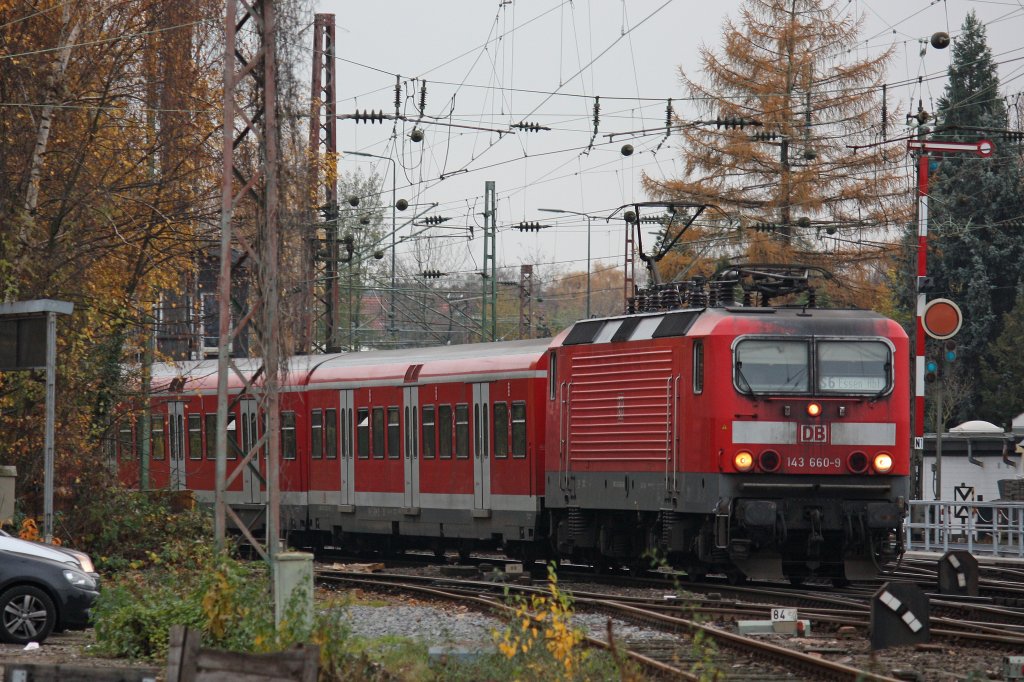 143 660 wurde am 24.11.12 wegen Bauarbeiten in Rath-Mitte zwischen Dsseldorf Hbf und Dsseldorf-Rath ber die Gterzugstrecke umgeleitet.