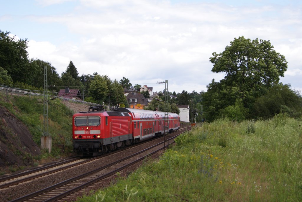 143 813-4 mit der RB 27 nach Kln Hbf in Leutesdorf am 18.06.2011