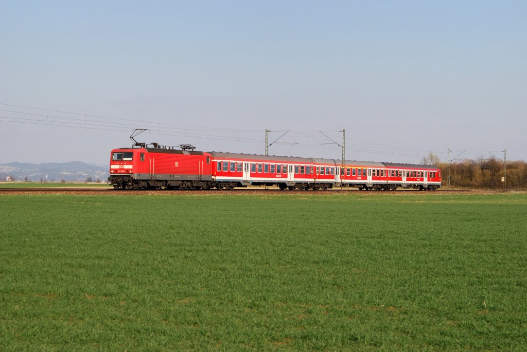 143 824 mit RB 32123 bei Stephansposching (06.04.2010)
