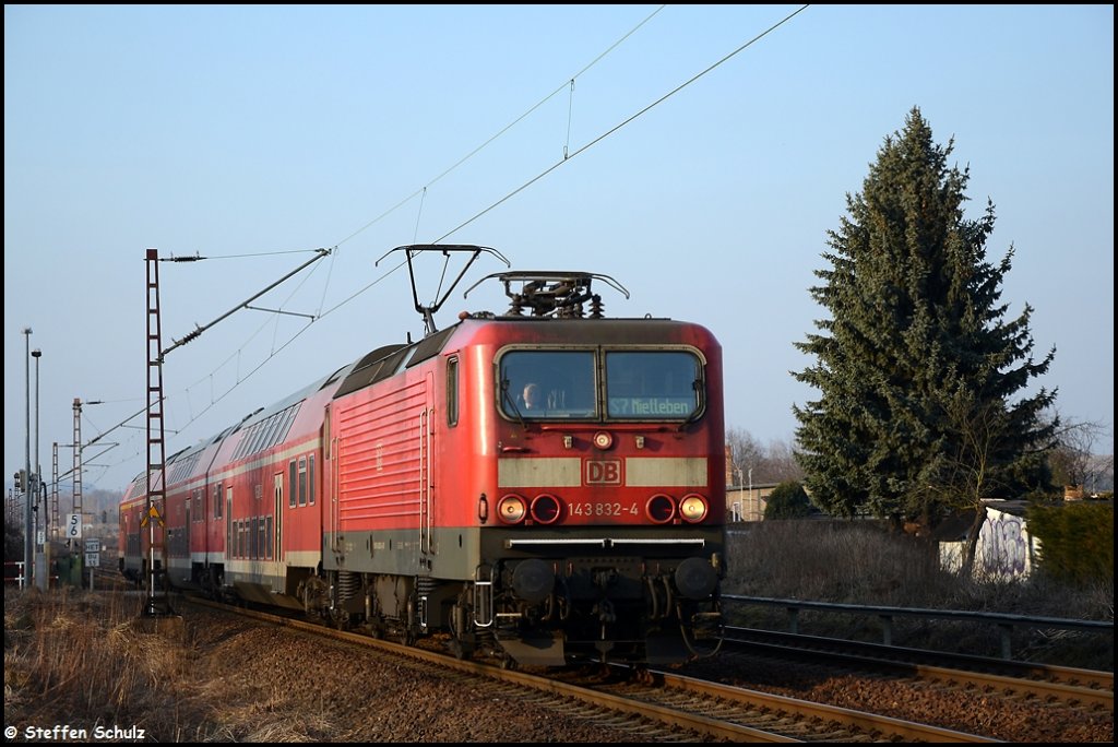 143 832 mit der S7 aus Trotha nach Nietleben am 21.02.2011 in Trotha