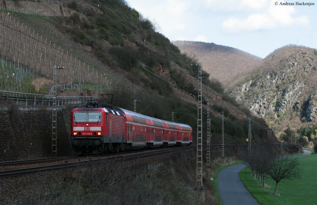 143 833-2 mit dem RE 12014 (Koblenz Hbf-Saarbrcken Hbf) bei Mden 1.4.10