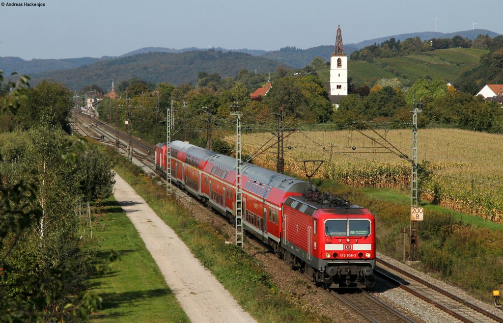 143 856-3 und 332-5 mit der RB 26621 (Emmendingen - Mllheim(Baden)) bei Denzlingen 25.9.11