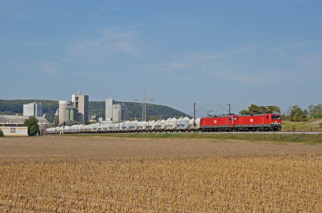 143 864-7  MEG 303  + 156 001-0  MEG 801  mit DGS 99631 Oberhausen-West - Regensburg-Ost in Karlstadt(Main). 16.09.12