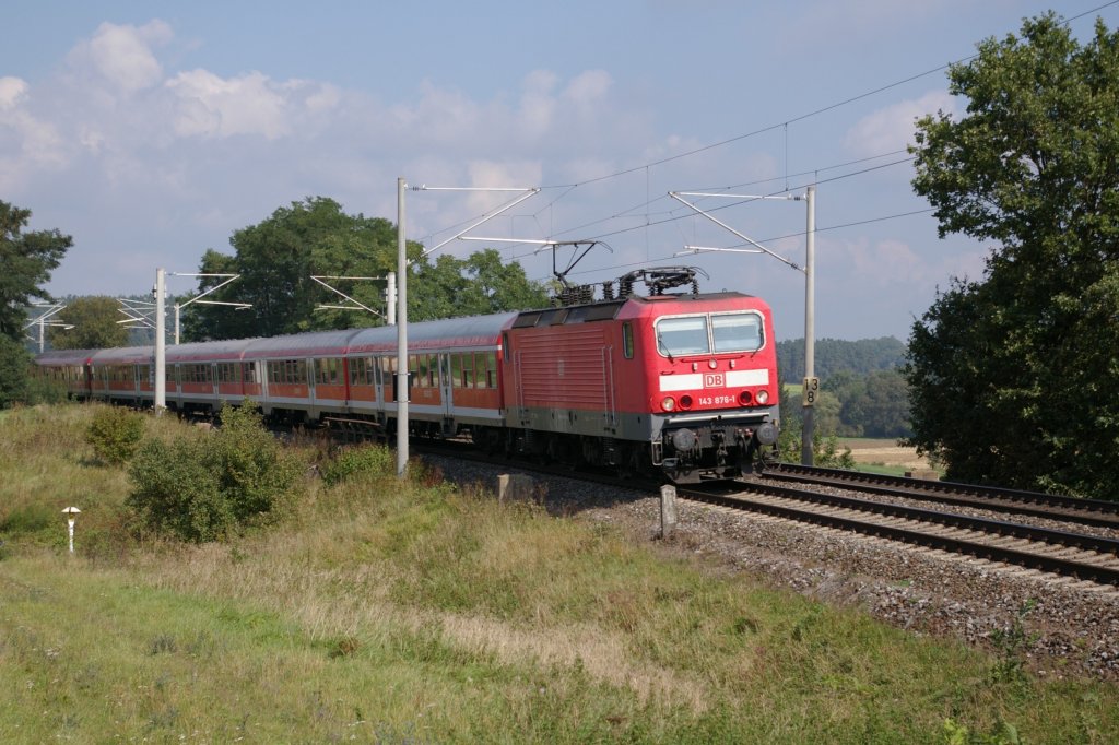 143 876-1 mit RE 59207 Nrnberg-Treuchtlingen am 20.09.2011 bei Zollmhle.