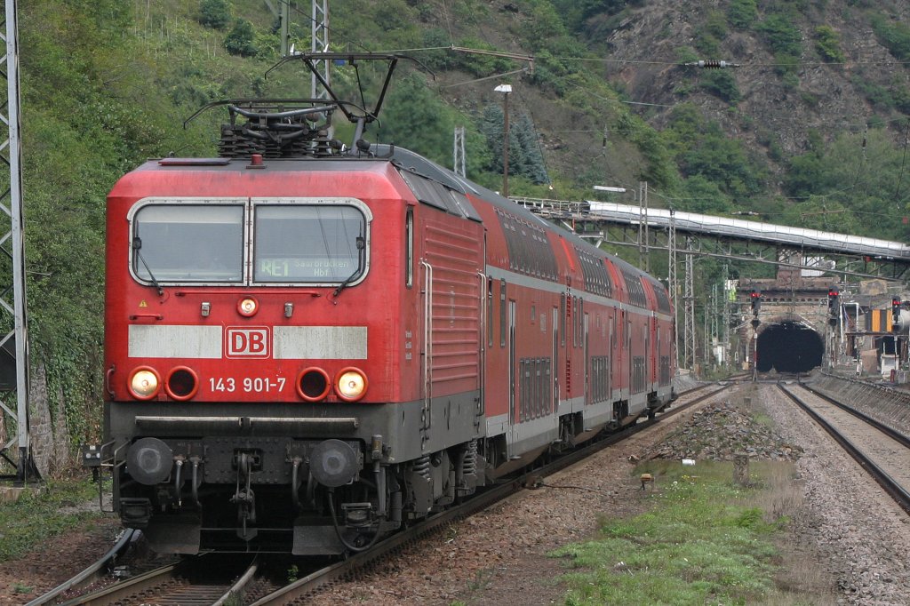 143 901 mit RE1 nach Saarbrcken am 18.8.11 in Ediger-Eller