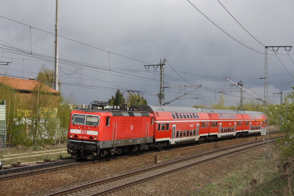 143 918 pendelte am 21.04.2010 mit ihren RB´s zwischen Braunschweig und Burg und zurck fotografiert in Braunschweig Weddel