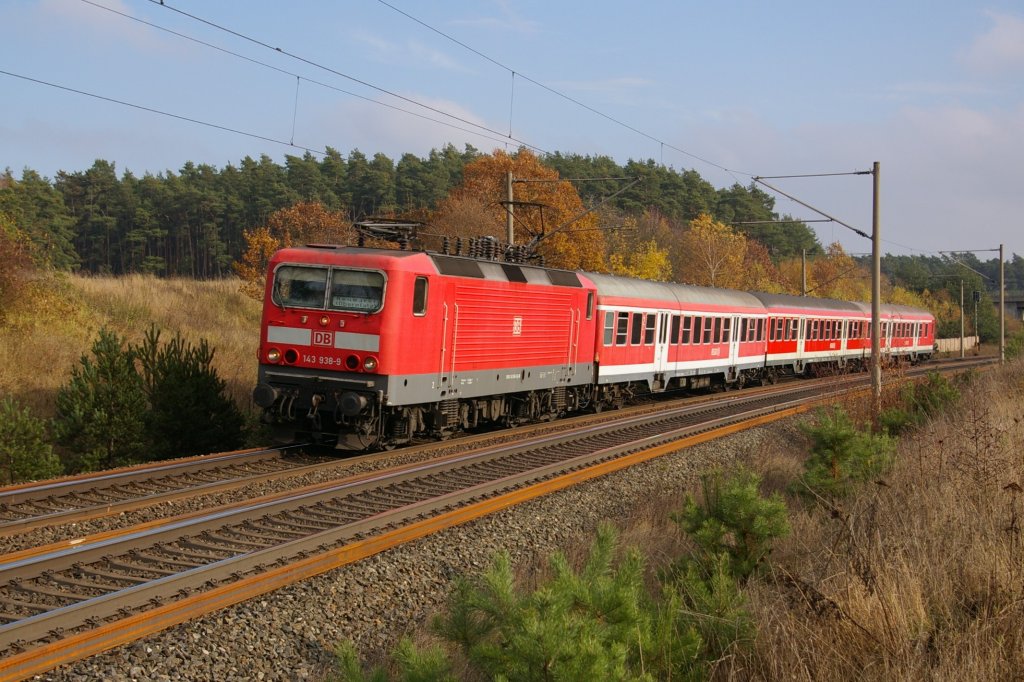 143 938-9 mit RB Nrnberg-Neustadt (Aisch) am 07.11.2009 bei Hagenbchach.