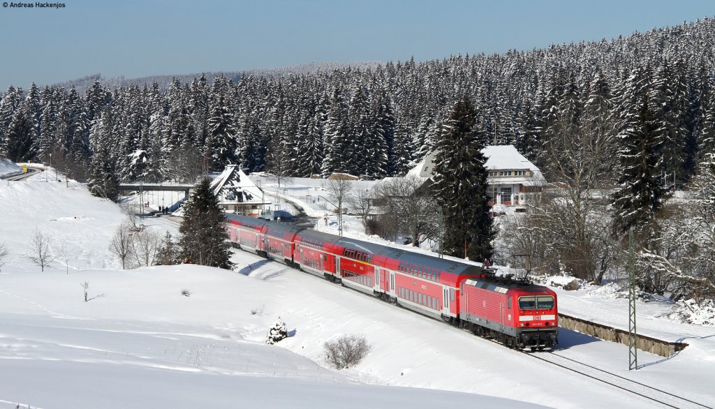 143 972-8 und 050-3 mit der RB 26931 (Freiburg(Breisgau) Hbf-Seebrugg) bei Altglashtten 5.2.12