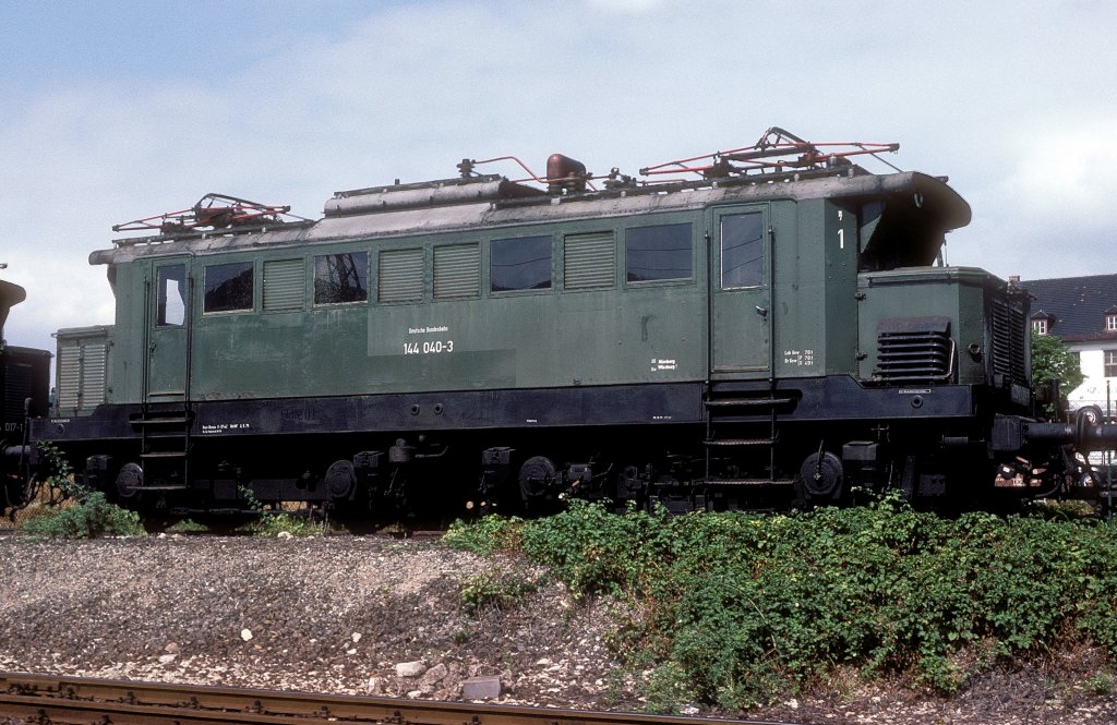 144 040  Wrzburg - Zell  14.08.83