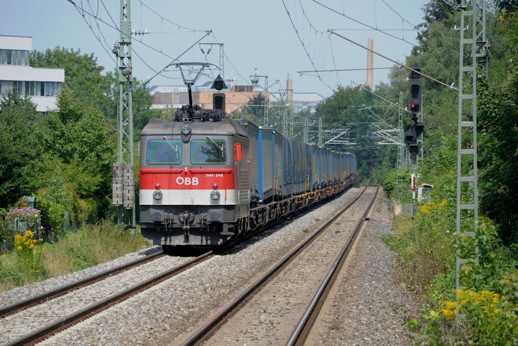 1444 245 am 20.08.11 in Mnchen-Siemenswerke