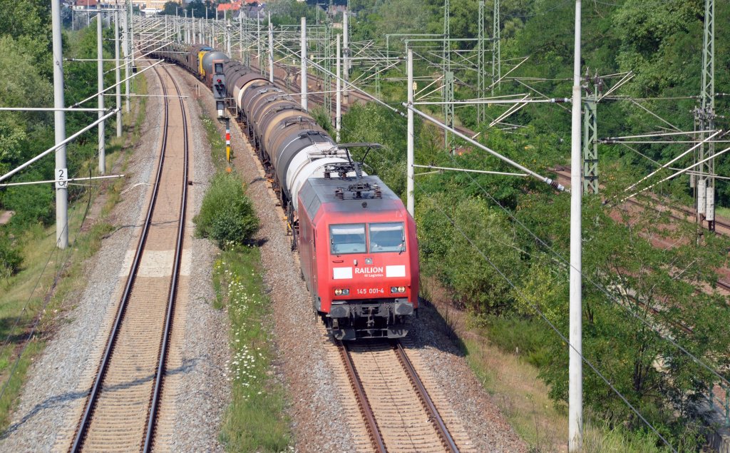 145 001 zog am 10.07.11 einen gemischten Gz durch Holzweiig Richtung Leipzig.
