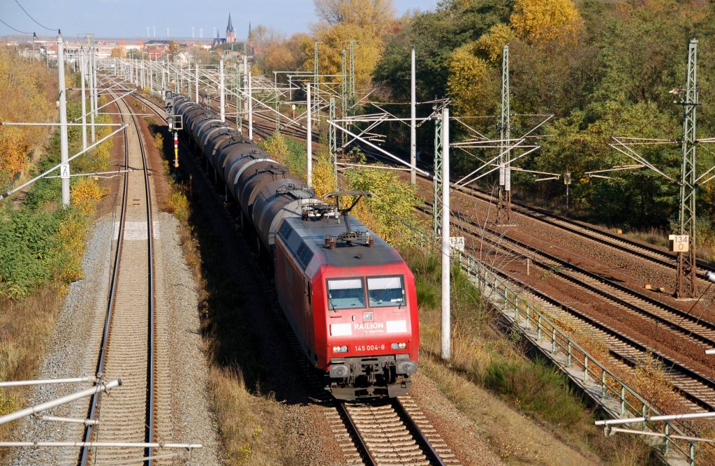 145 004 durchfhrt am 30.10.09 Holzweissig Richtung Leipzig.