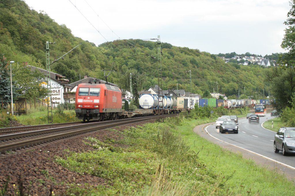 145 007-1 fuhr am 27.08.11 durch Linz-Kasbach.