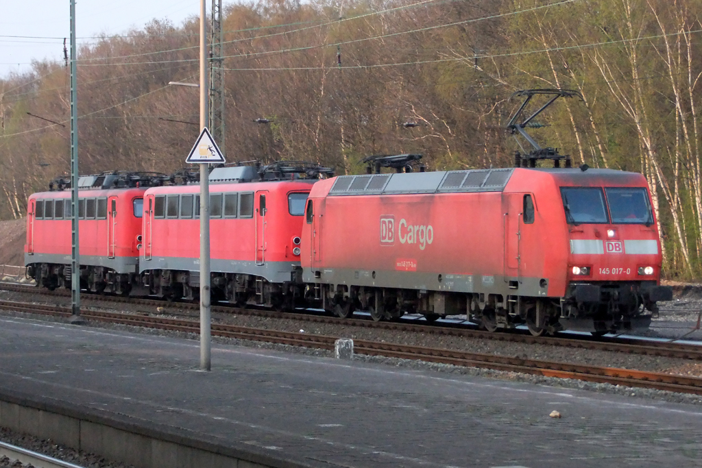 145 017-0 mit 140 495-3 und 139 557-3 in Recklinghausen 13.4.2012