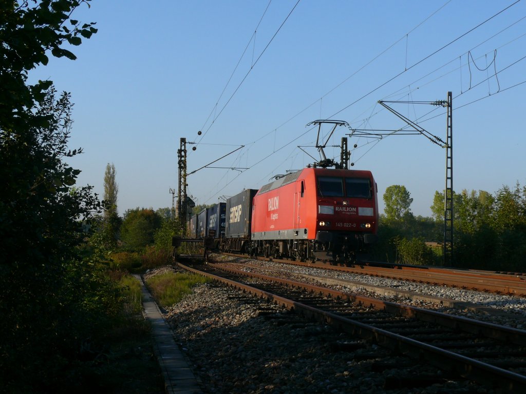 145 022 mit einem GZ bei Riegel. 30.9.11