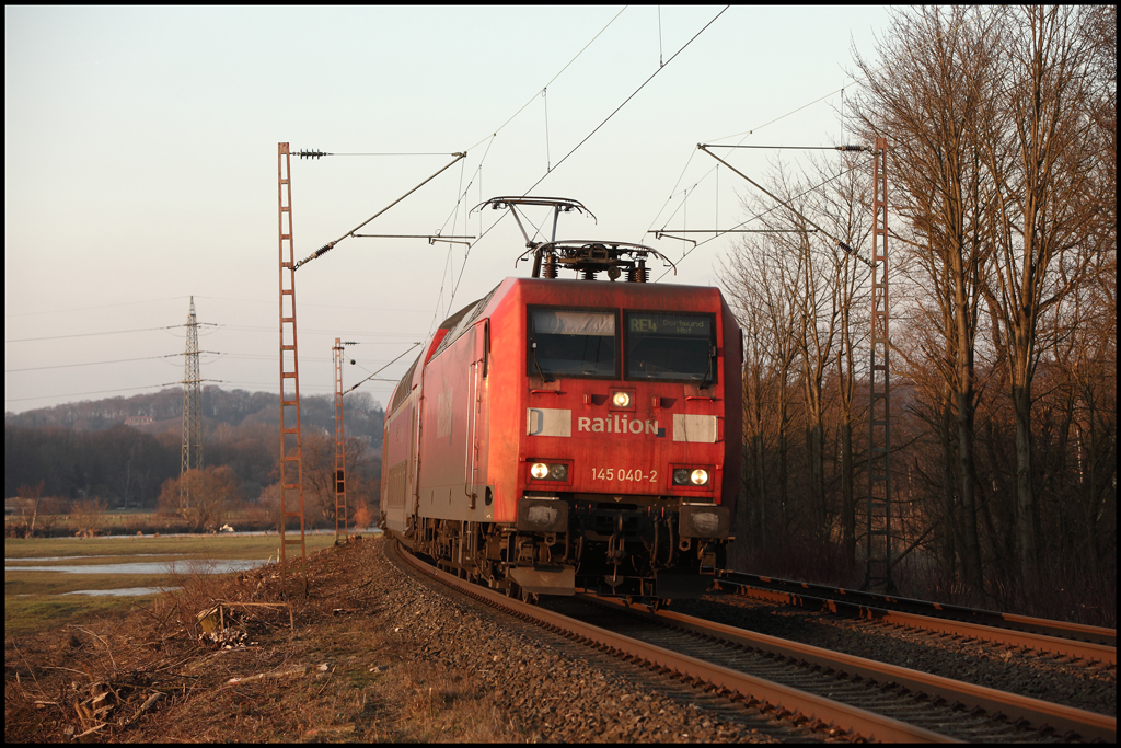 145 040 (9180 6145 040-2 D-DB) hat den RE4 (RE 10426)  WUPPER-Express  nach Aachen Hbf am Haken. (28.01.2011)
