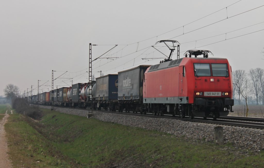 145 041-0 am 27.03.2013 mit einem KLV kurz hinter M�llheim (Baden).