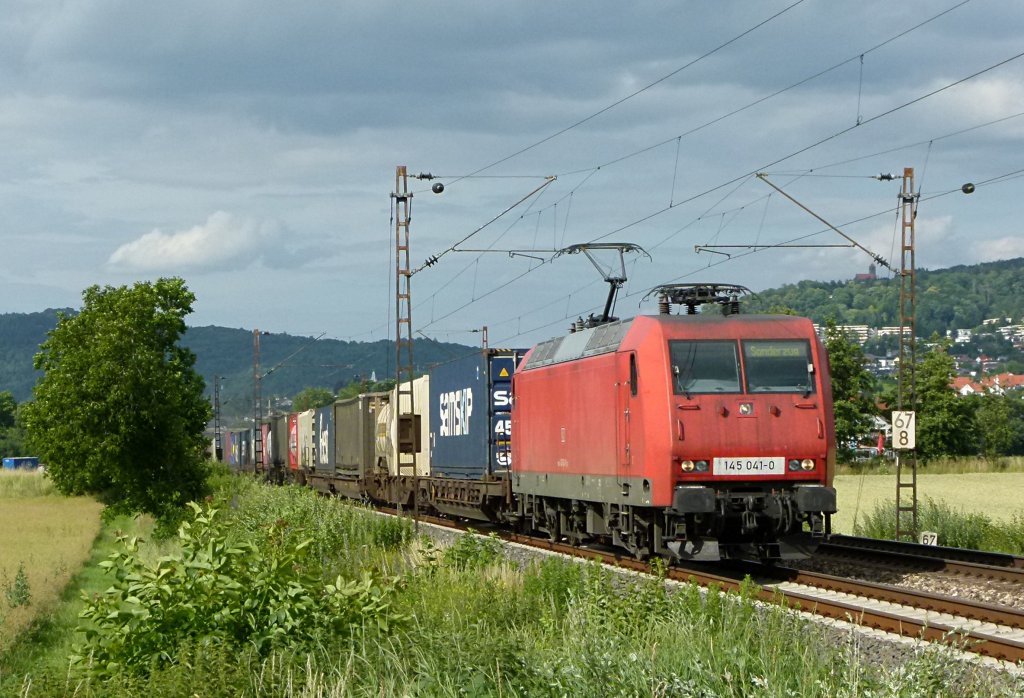 145 041-0 ist mit einem Containerzug am 22.06.2012 bei Ltzelsachsen