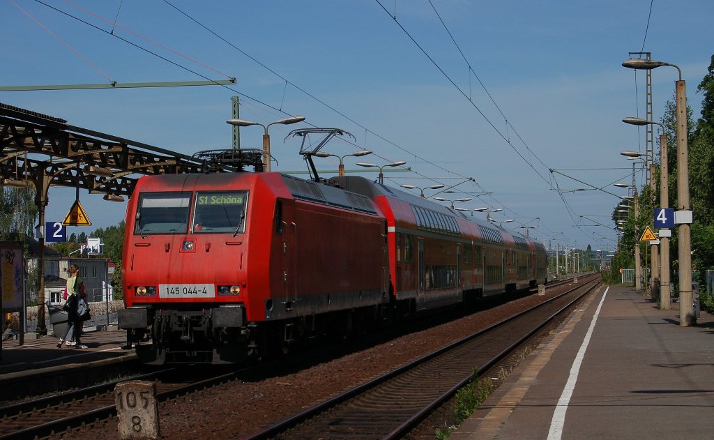 145 044-4 mit S1, Meien - Schna in Radebeul West. 29.05.2011