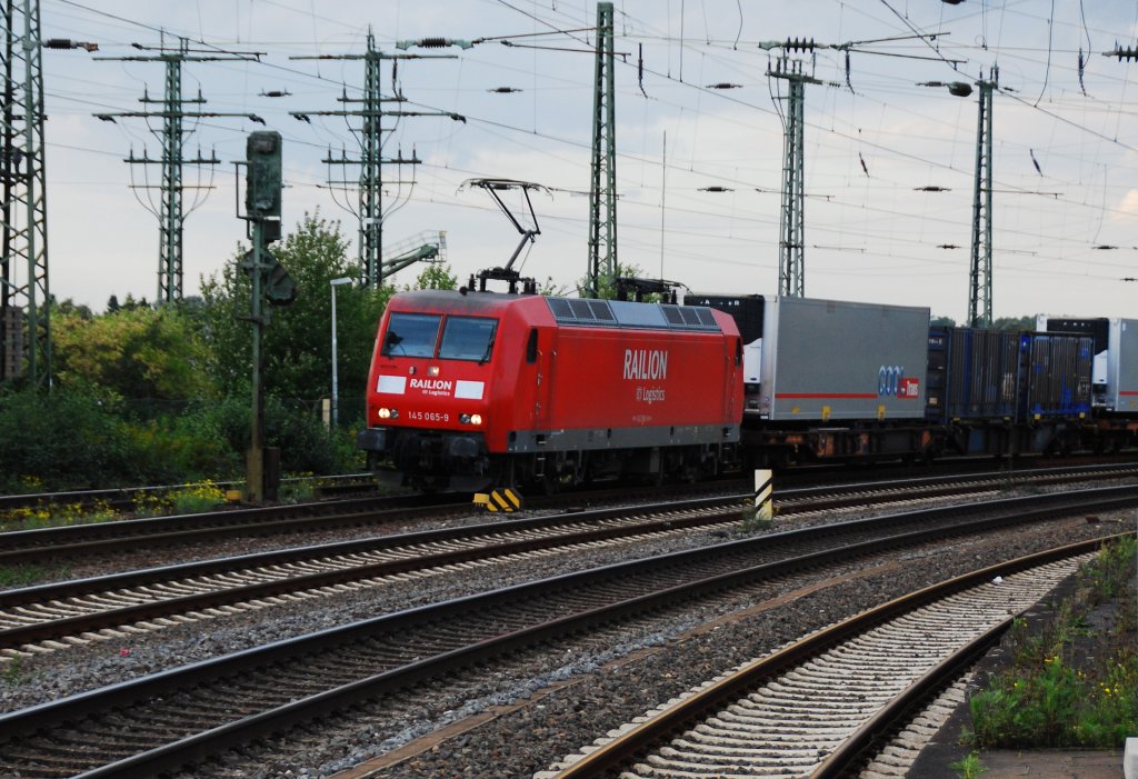 145 045-9 nhert sich aus stlicher Richtung des Umschlagbahnhof Hamm/Westfalen. Im Gepck einen gemischten Gterzug. Am 15.09.2010