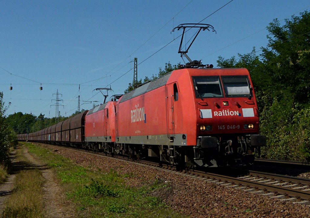 145 046-9 und 145 077-4 sind mit einem Leerkohlezug am 08.09.2012 in Kennelgarten