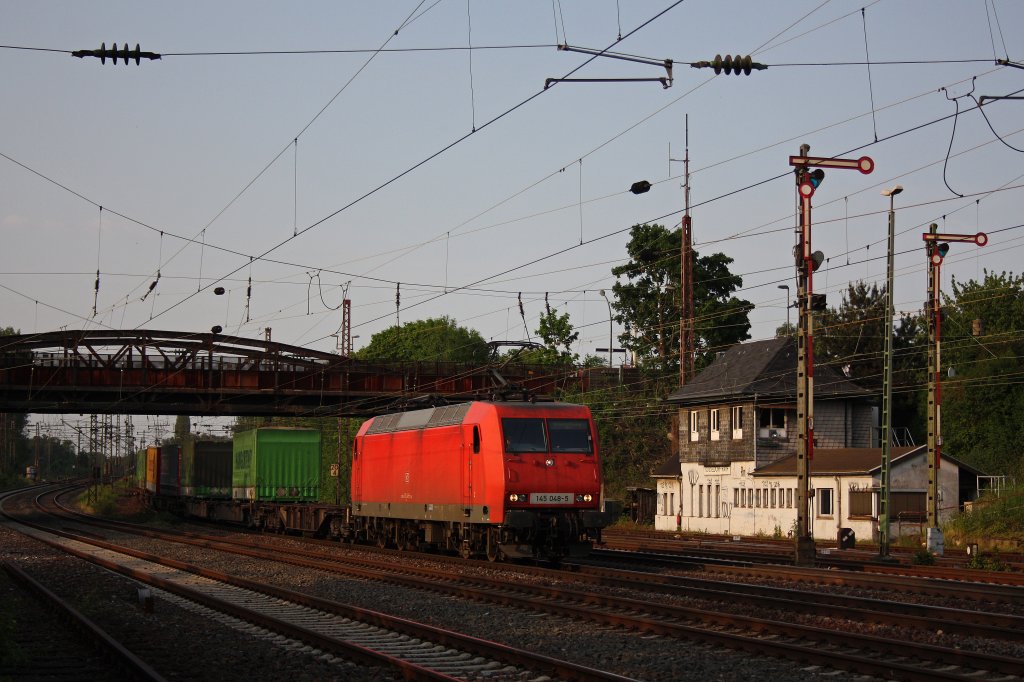 145 048 am 22.5.12 mit einem Hangartner KLV in Dsseldorf-Rath.