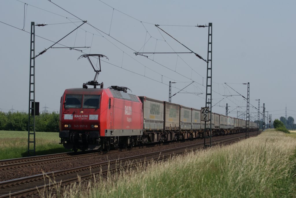 145 057-6 mit dem Ambrogio in Neuss Allerheiligen am 23.06.2010
