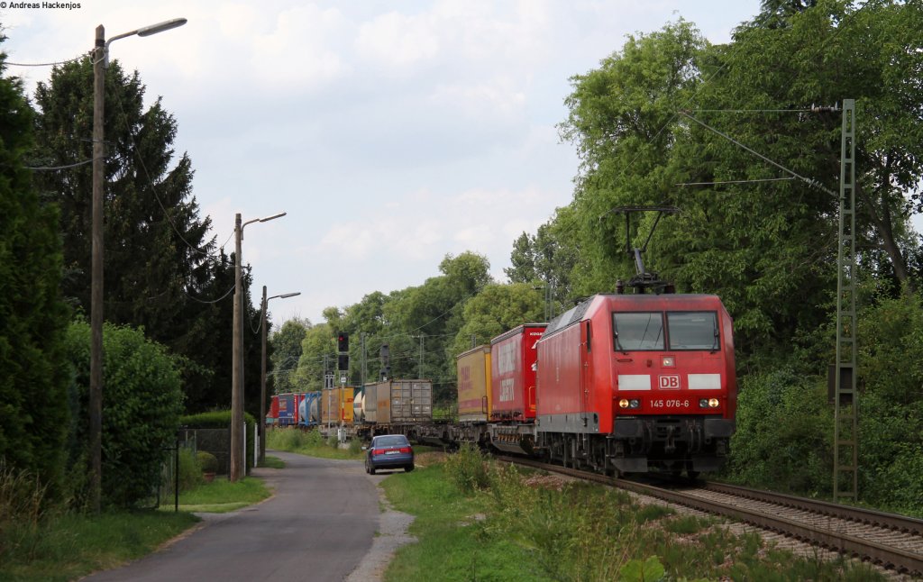 145 076-6 mit einem KLV Zug in Karlsruhe Rintheim 4.7.12