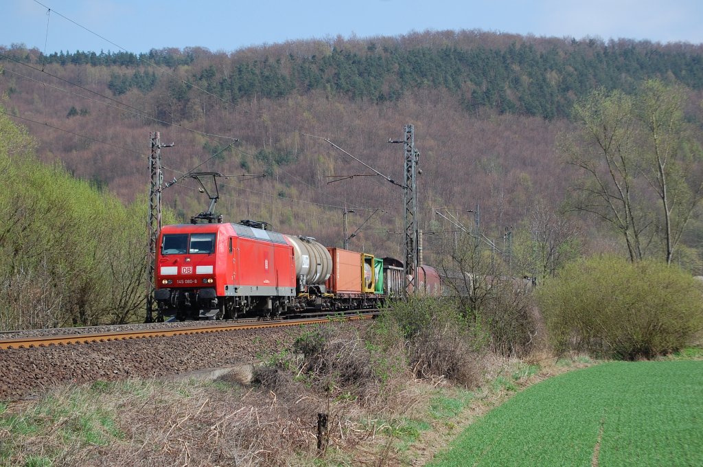 145 080-8 mit gemischten Gterzug am 09.04.2011 bei Freden