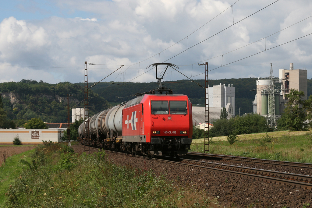 145 CL 012 der HGK mit einem Kesselwagenzug am 31.08.2010 bei Karlstadt im Maintal.